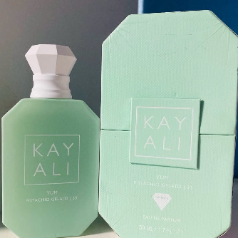 Kayali Yuh Pistachio Green Eau de Parfum